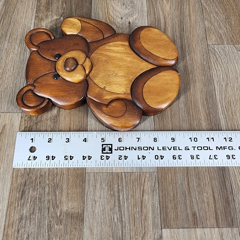 Vintage Signed Intarsia Wood Teddy Bear Wall Art‎ Plaque 2000 Cottagecore